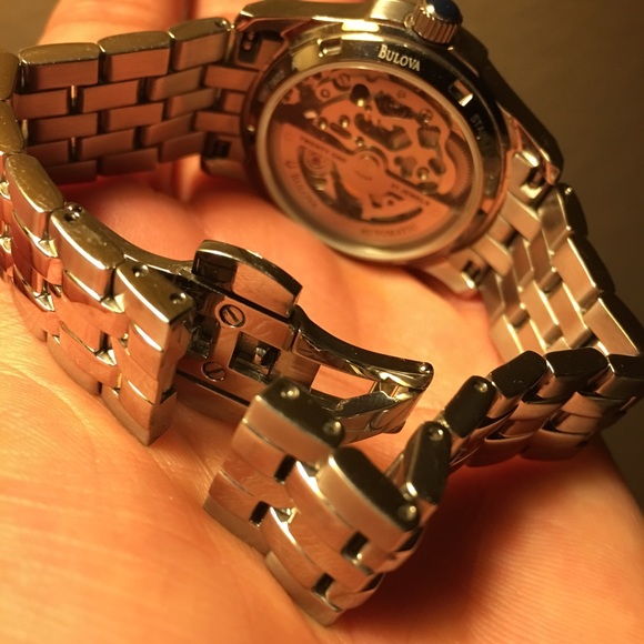 Bulova hearts & 44 diamond automatic watch - Picture 6 of 7